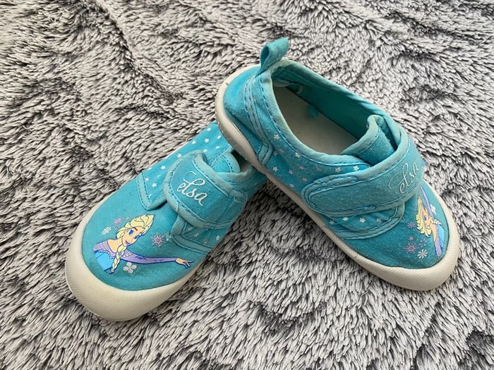 Chausson bleu motifs Elsa la Reine des Neiges à scratch - taille 25