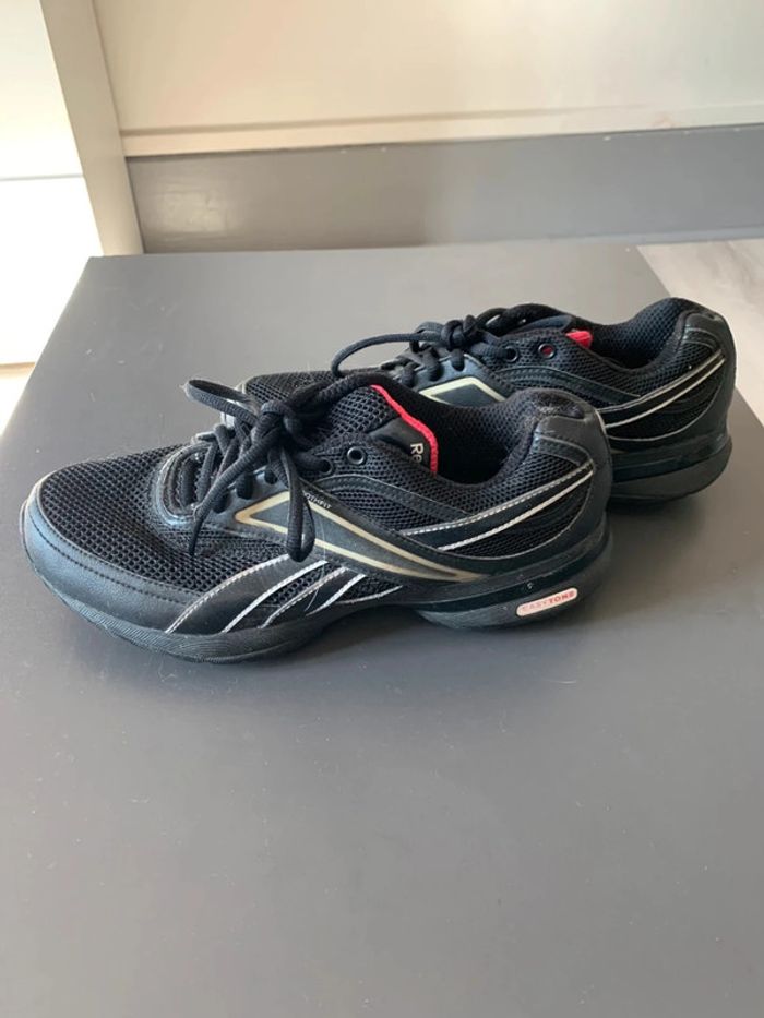 Basket noir et rouge homme taille 39 - photo numéro 2