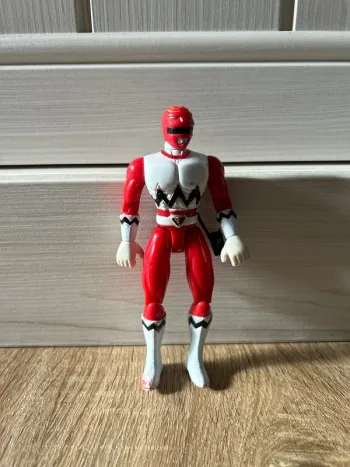 Figurine Power Ranger rouge / Bandai 1998 / Bon état ( traces d’usure visible voir photos )