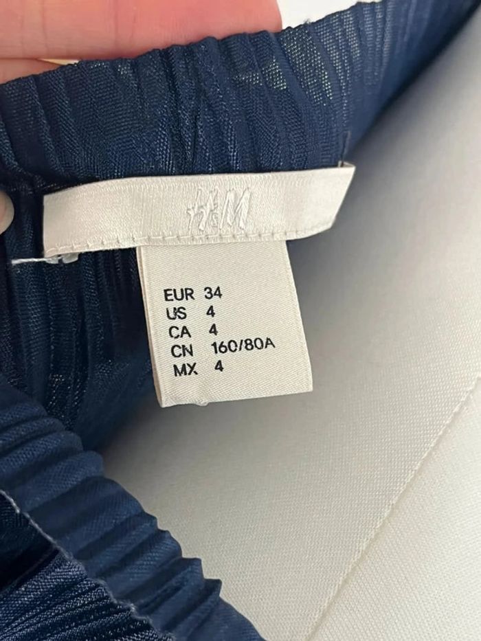 Robe midi bleu marine crêpée H&M - photo numéro 3