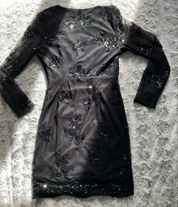 Robe noire moulante à sequins - photo numéro 3