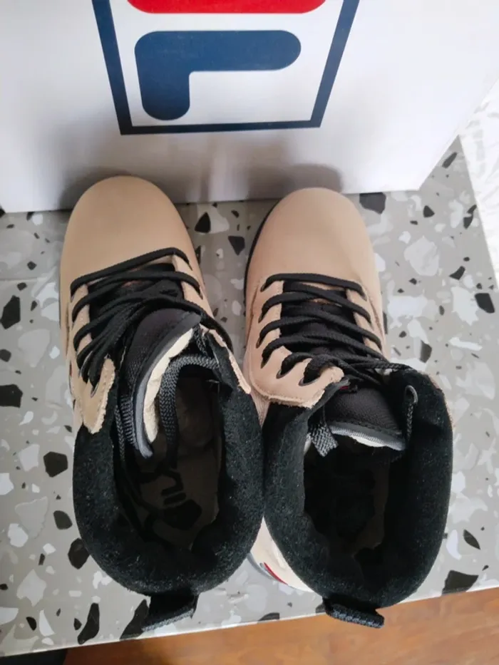 Superbe paire de bottines chaussures rando Fila pointure 37 neuves - photo numéro 7