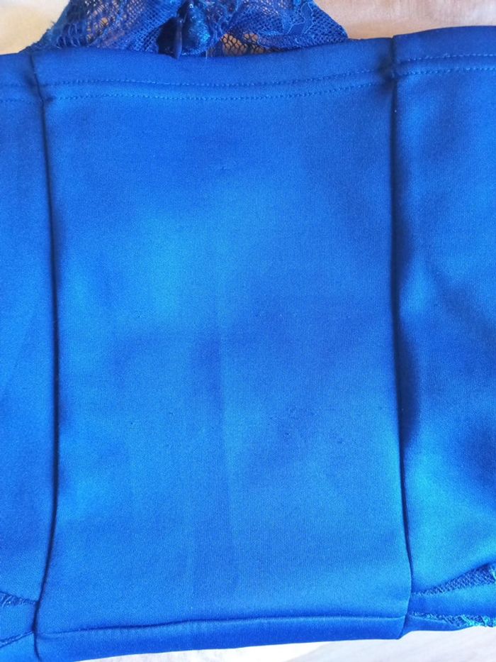 Haut sans manches bleu avec dentelle - photo numéro 9