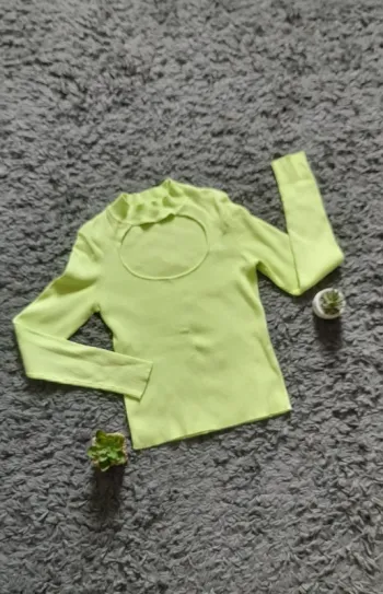 Pull avec ouverture à l'avant