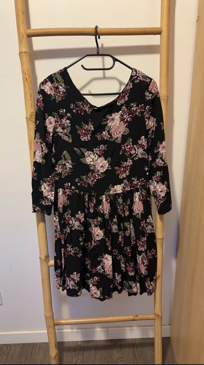 Robe noire à fleurs Manche 3/4