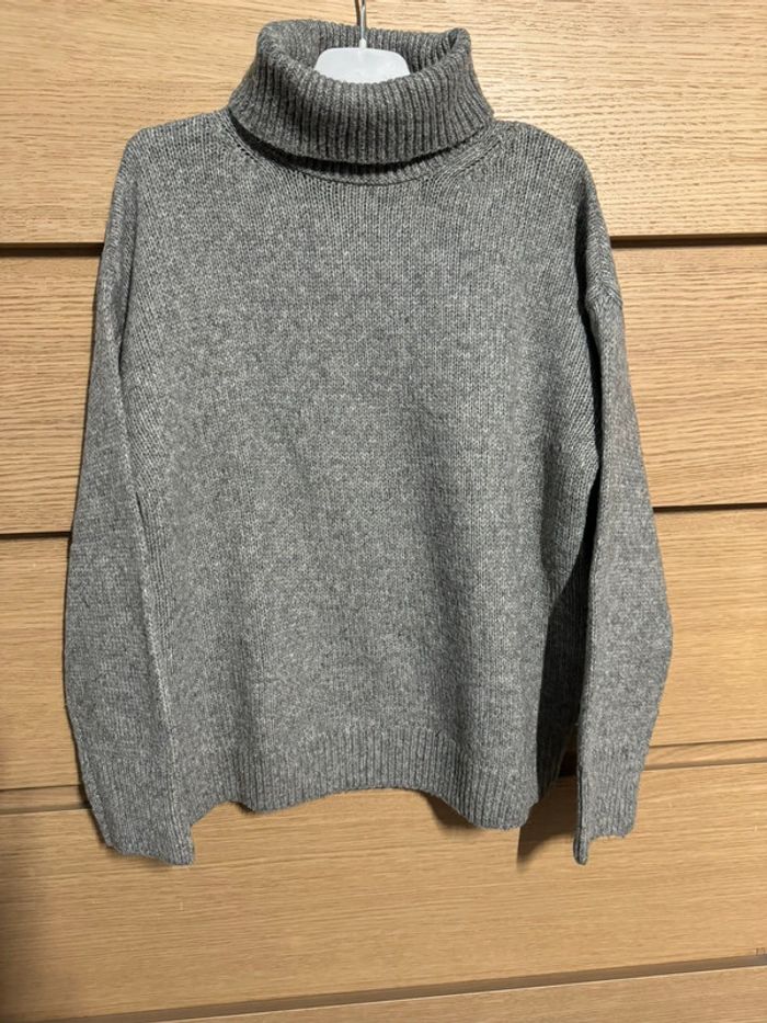 Pull enfant gris