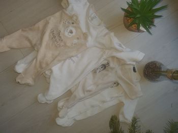 Lot pyjamas très bonetat