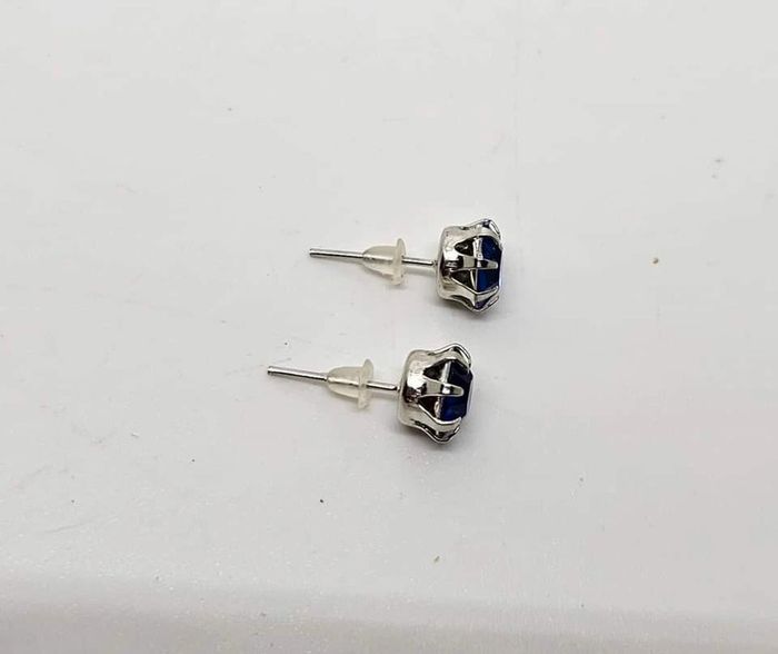 Paire de boucle d'oreille neuve bleu contour argenté - photo numéro 4