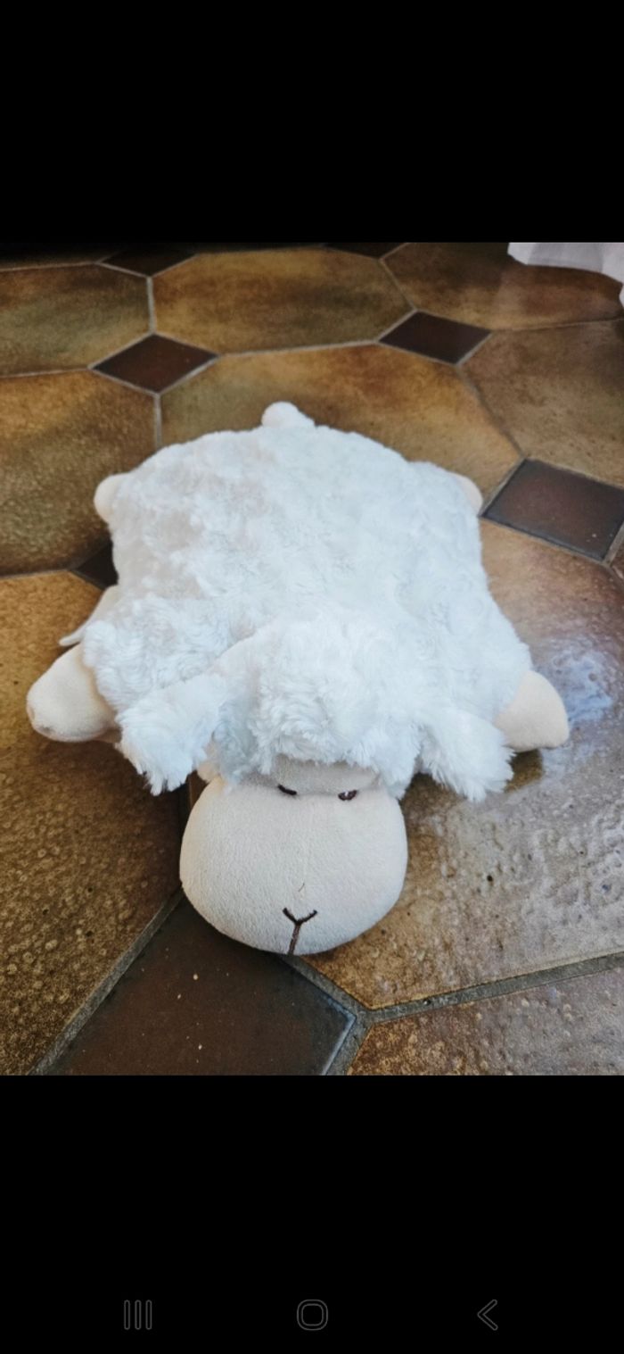 Doudou mouton transformable en coussin