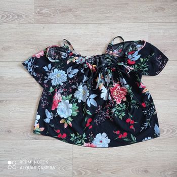 Top noir à fleurs multicolores t38