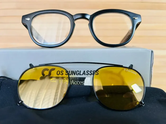 Paire de lunettes de soleil P*6 - photo numéro 2