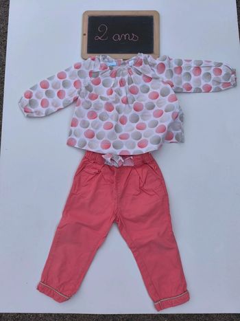 Ensemble Obaïbi taille 2 ans en très bon état