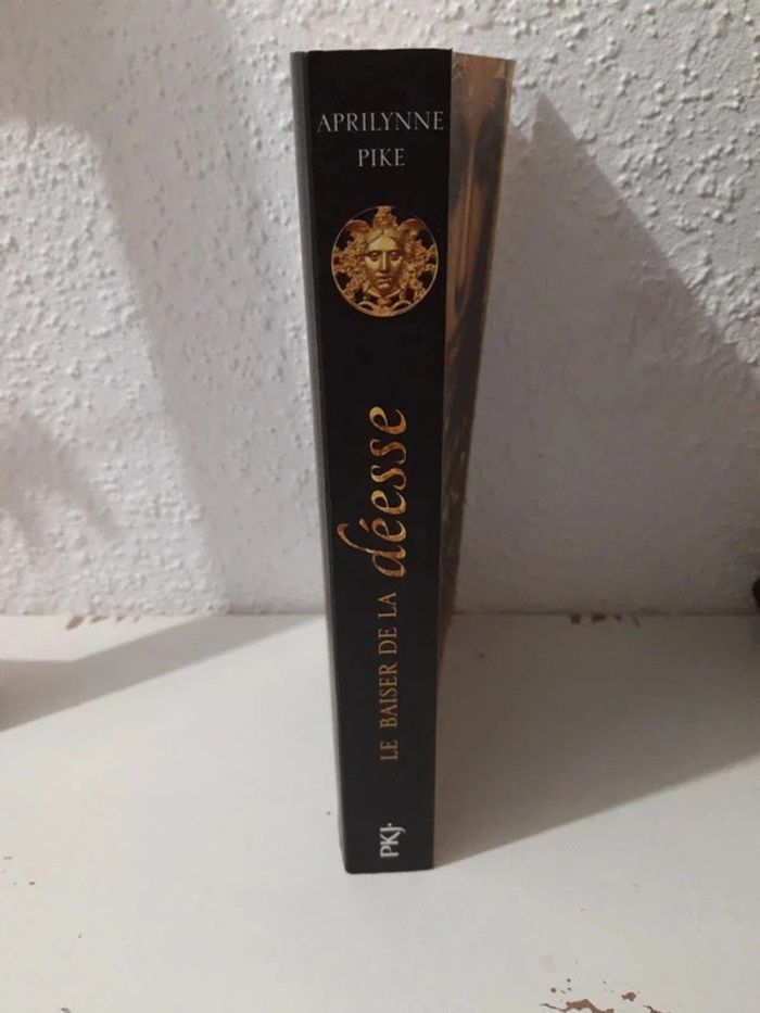 Livre "Le baiser de la déesse" de Aprilynne Pike - photo numéro 2