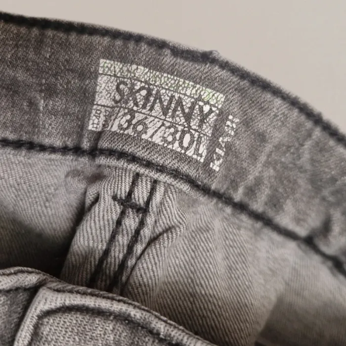 Magnifique jeans gris - Kiabi - Taille 36 - photo numéro 4