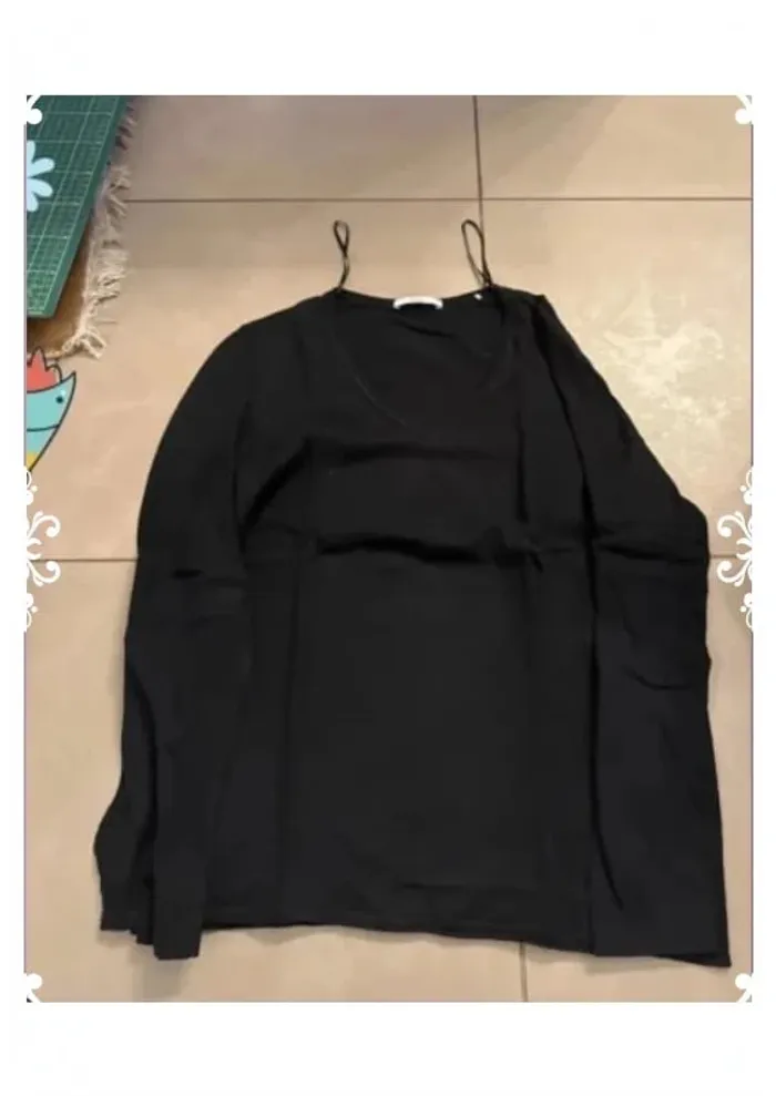 Petit pull noir léger près du corps noir XL marque EDC col V - photo numéro 4