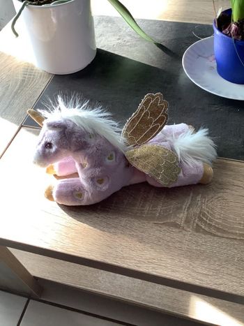 Peluche licorne longueur 22 hauteur 12 cm marque einhorn