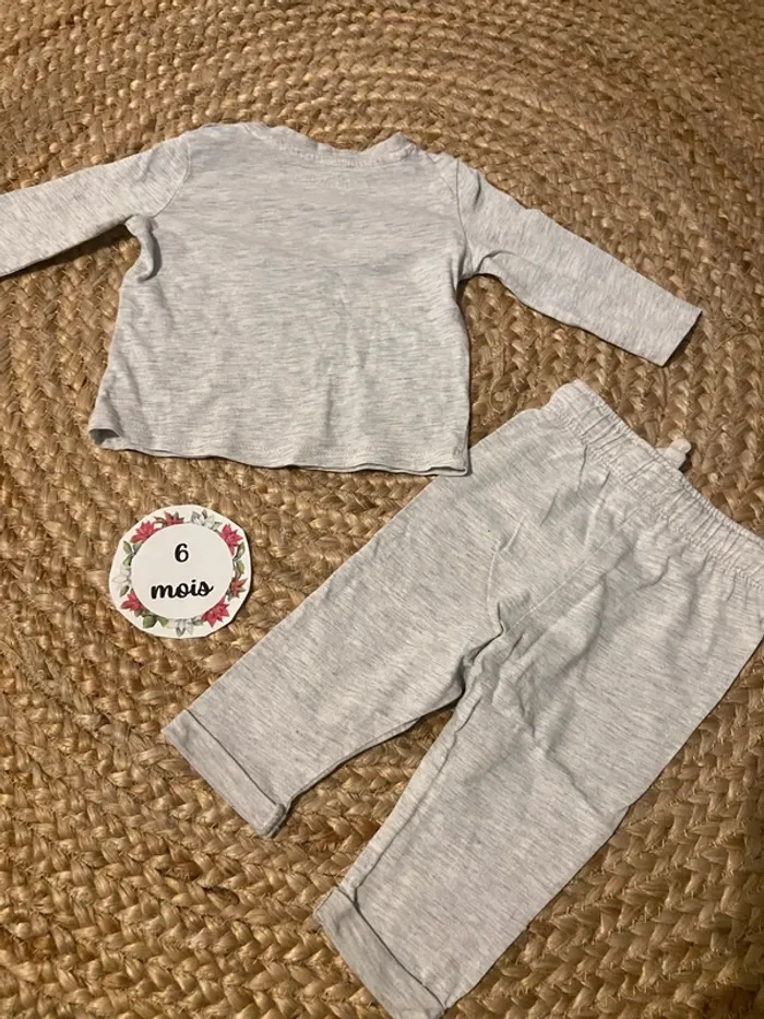 Ensemble 2 pièces ou pyjama taille 6 mois - photo numéro 5