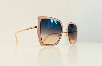 Lunette de soleil femme carrée contour beige et dorée verres dégradés UV protection catégorie 2
