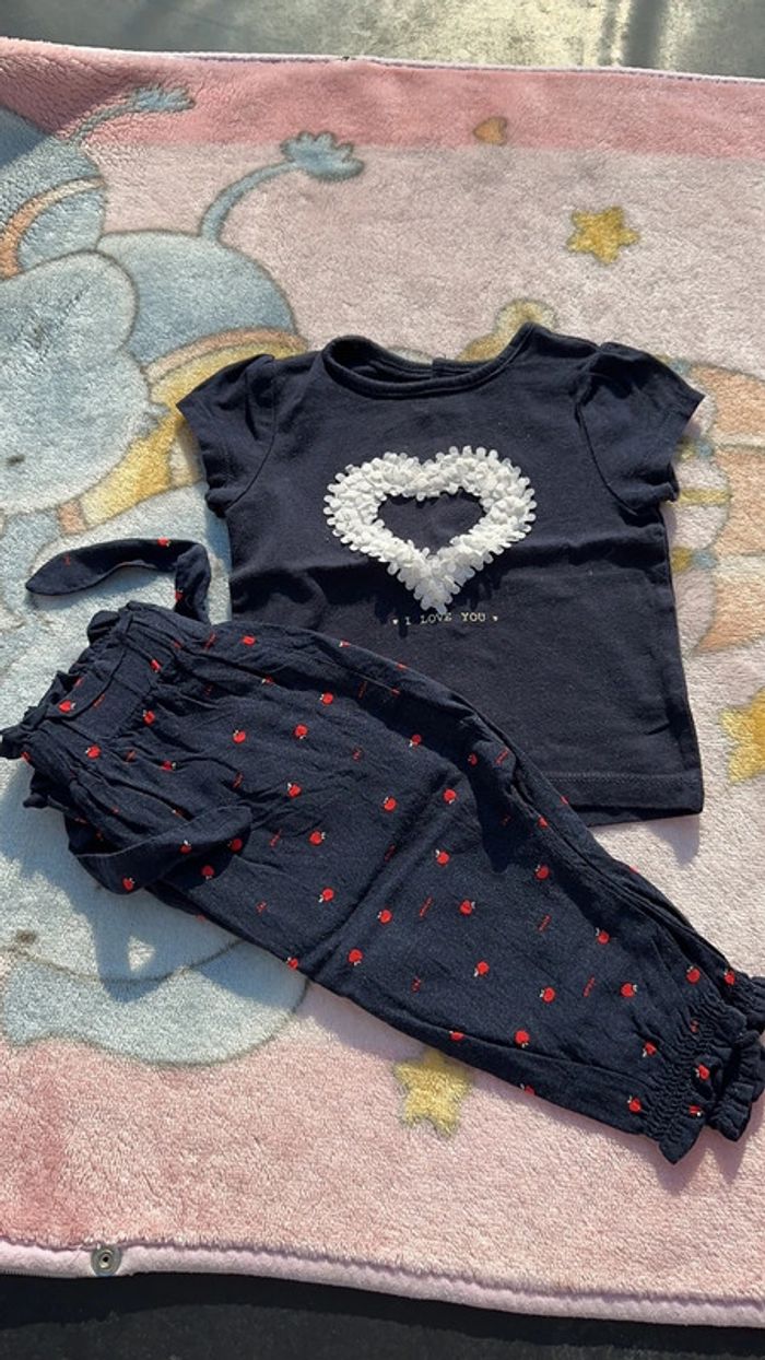 Pantalon et tee shirt - photo numéro 2