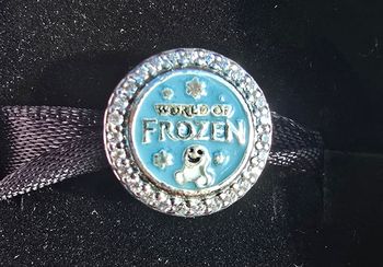 Charm Pandora, World of Frozen, Edition limitée 2026 exemplaires, Exclusivité Disneyland Paris 