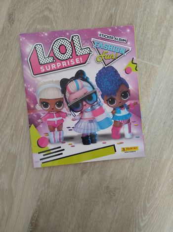 Sticker album Panini Lol surprise