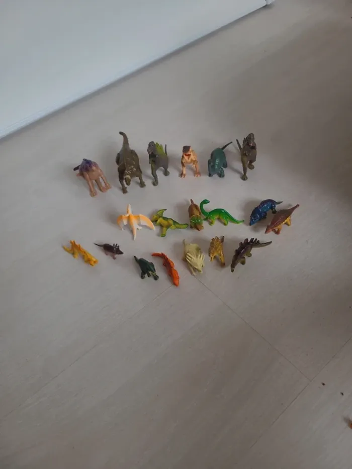 Lot dinosaures - photo numéro 2