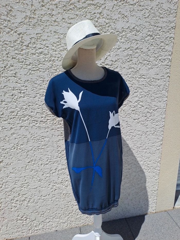 Robe été ample marine et fleurs Trend Miss Captain t. 38 - photo numéro 2