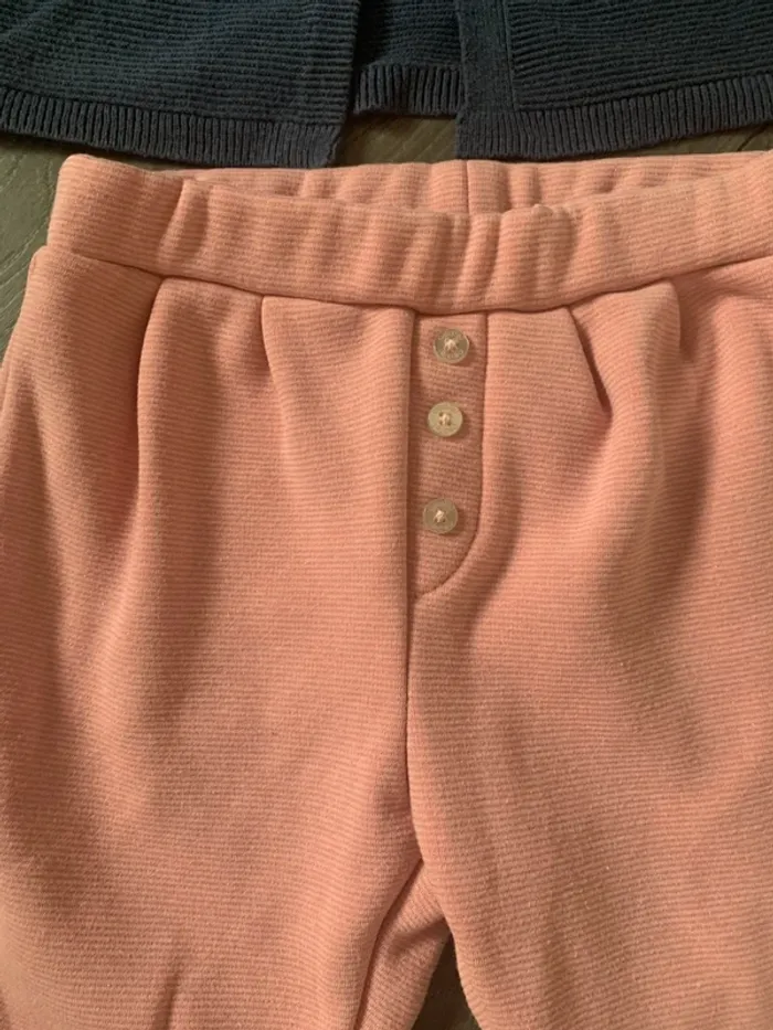Pantalon chaud rose et gilet bleu obaibi 23 mois - photo numéro 3