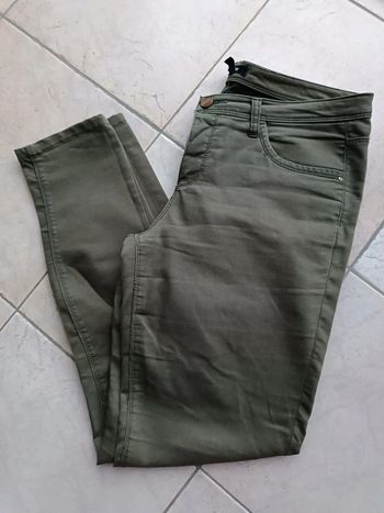 Jeans SLIM kaki - taille 40 - neuf