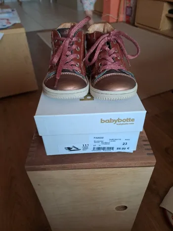 Babybotte Taille 23