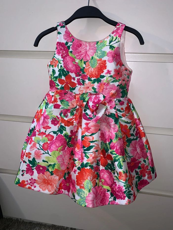Très jolie robe (taille 3 ans)