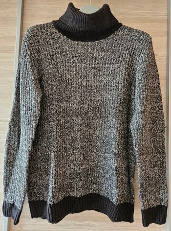 Pull col roulé noir