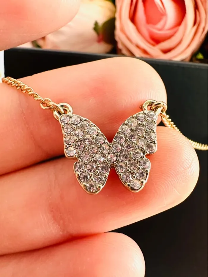 🦋Collier zinc papillon DKNY doré – Authentique & raffiné - photo numéro 8