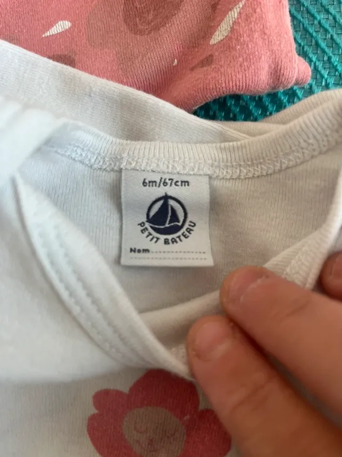 Jolie lot de body petit bateau manches longues 6 mois fille - photo numéro 4