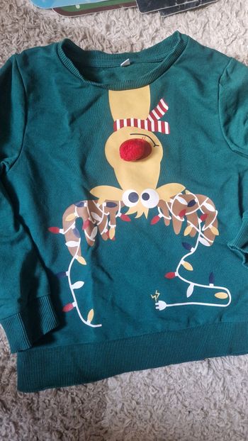 Lot pull en 5 ans Noël 