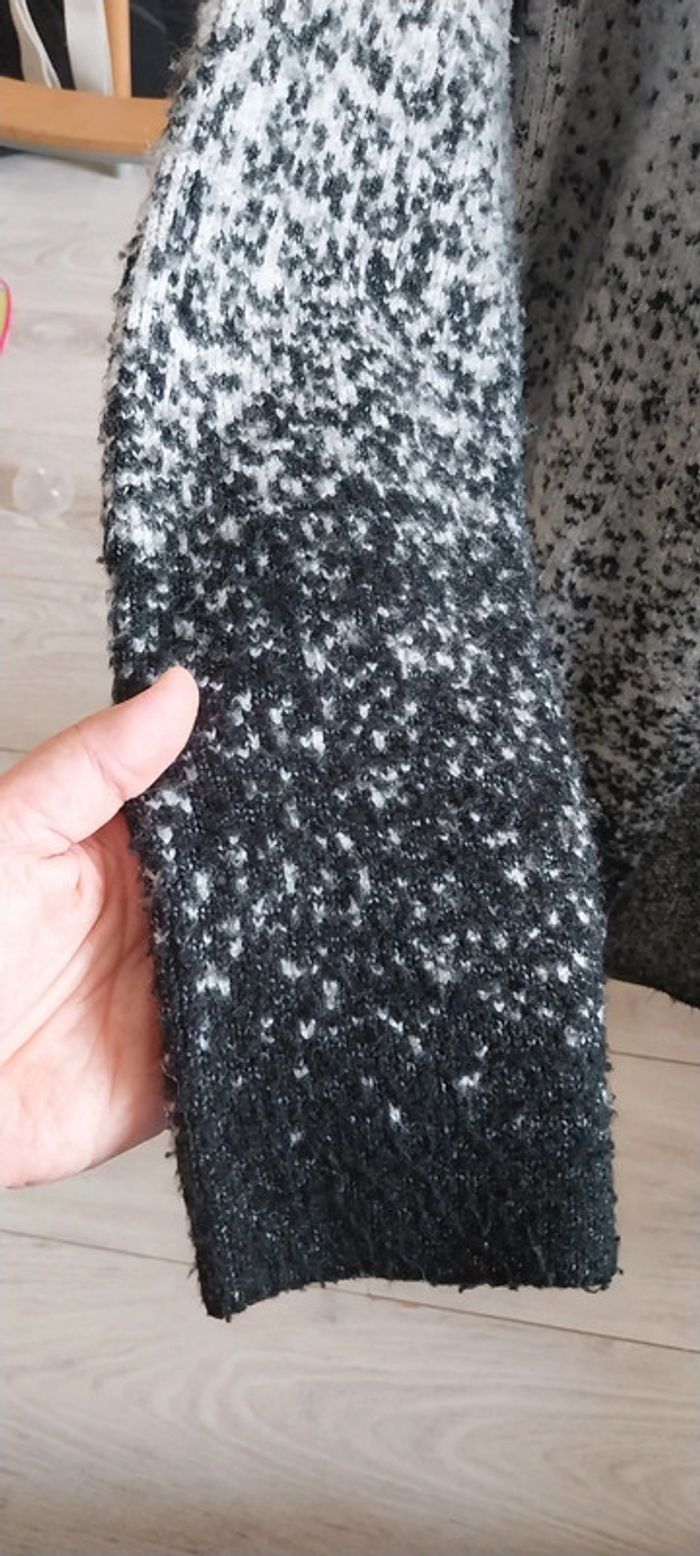 Veste lainage épaisse taille L portée quelques fois mais très bon état - photo numéro 4