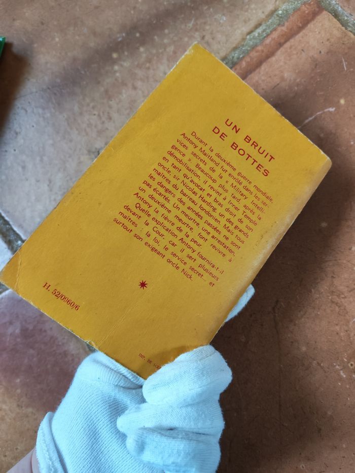 Un bruit de bottes livre de Sara Woods N°960 Librairie des Champs-Elysées - photo numéro 5