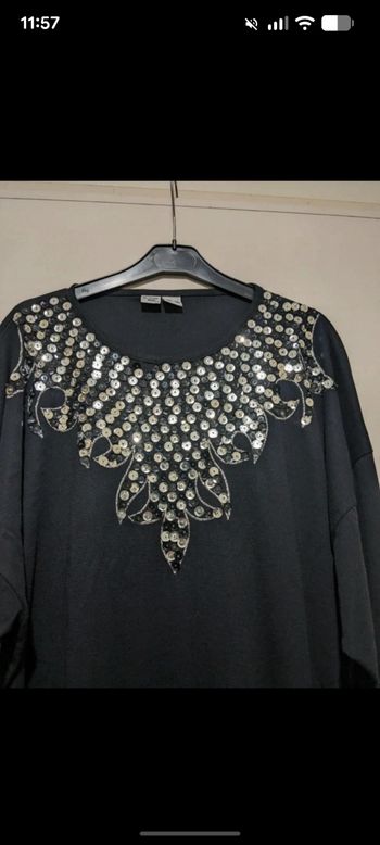 Magnifique tee shirt épais à sequins. Taille 54/56