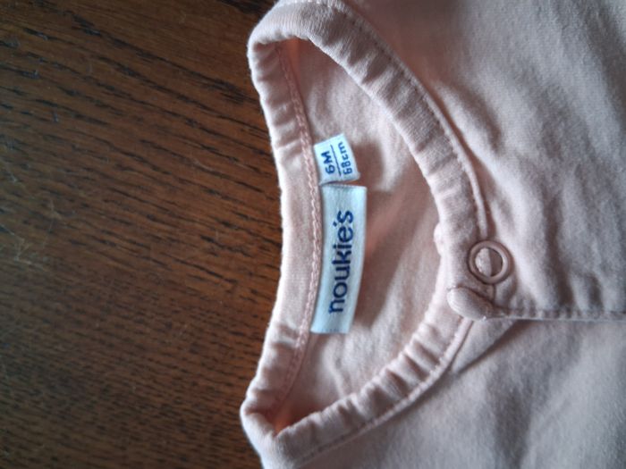 Pyjama tout doux en coton rose orange et motif lapin avec ouverture par devant de marque Noukie’s - photo numéro 4