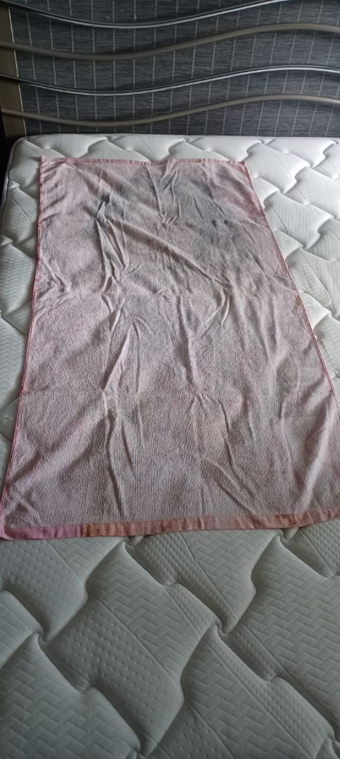 Très jolie serviette de bain - photo numéro 4