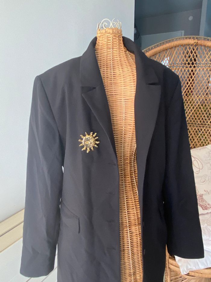 Broche vintage soleil avec visage en métal doré - photo numéro 10