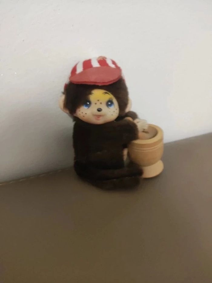 kiki fait de la poterie