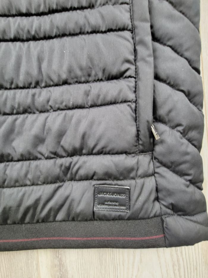 Veste JACK & JONES – NOIRE – Sans Manches – Full Zip – Taille M - photo numéro 3