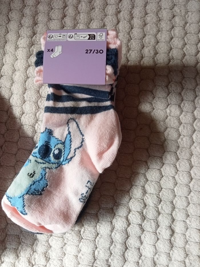 4 paires de chaussettes Stitch  27/30 - photo numéro 2