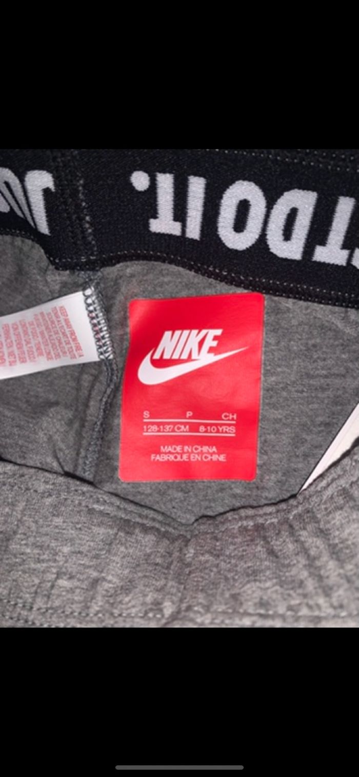 Legging gris marque nike just do it 128/137cm -8/10ans - photo numéro 3