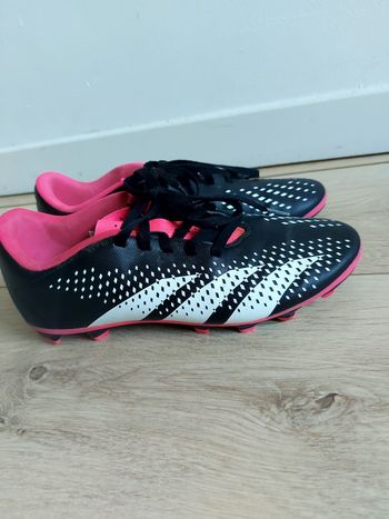 Crampons noir Adidas predator 36 2/3