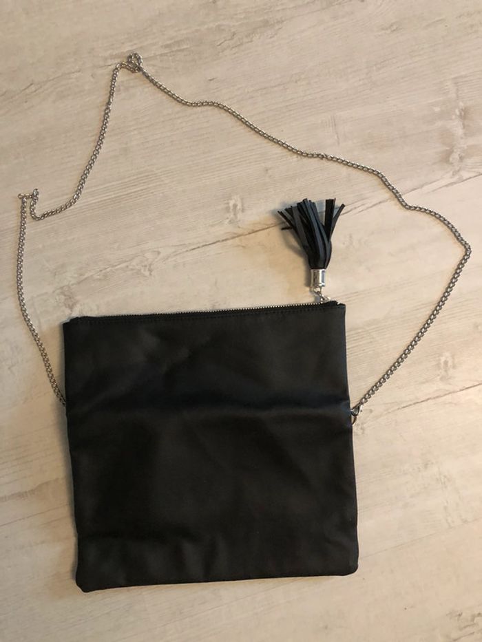 BB- Pochette de soirée/sac noire avec chaînette argentée amovible NEUVE - photo numéro 4