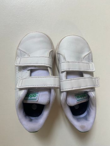 Adidas Stan Smith Enfant – Taille 24 – blanches et vertes – bon état