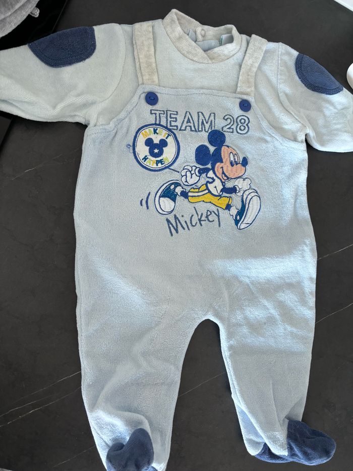 Lot 7  pijamas 3 mois - photo numéro 3