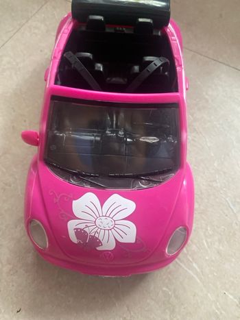 Voiture en jouet de barbie 👧